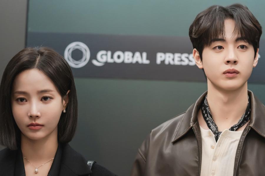 Yeonwoo And Kim Hyun Jin Share Awkwardly Tense First Encounter In “Love Phobia”