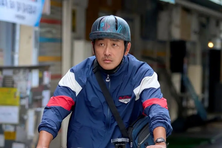 Ha Jung Woo Navigates The Struggles Of Landlord Life In New Drama “Mad Concrete Dreams”